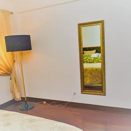 Charming In Village Appartement *